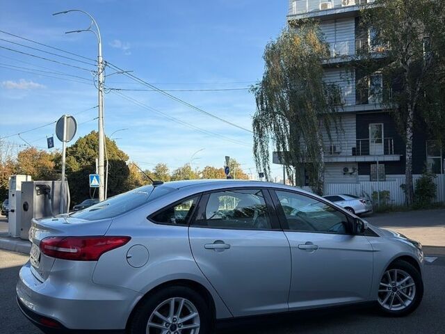 Сірий Форд Фокус, об'ємом двигуна 2 л та пробігом 180 тис. км за 7900 $, фото 9 на Automoto.ua