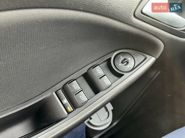 Серый Форд Фокус, объемом двигателя 2 л и пробегом 135 тыс. км за 10000 $, фото 20 на Automoto.ua
