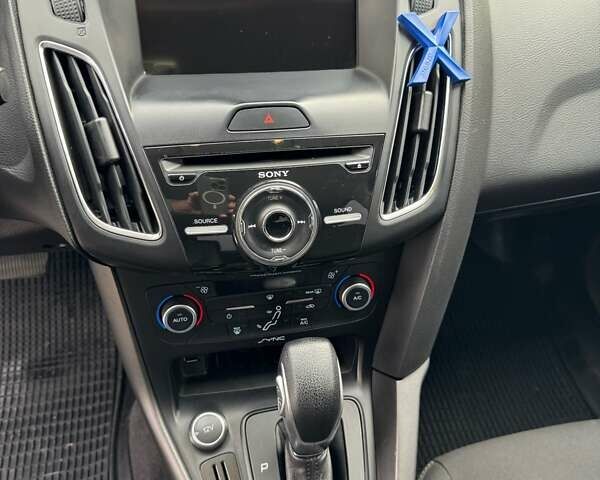 Серый Форд Фокус, объемом двигателя 2 л и пробегом 194 тыс. км за 8800 $, фото 14 на Automoto.ua