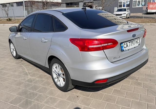 Серый Форд Фокус, объемом двигателя 2 л и пробегом 137 тыс. км за 8200 $, фото 5 на Automoto.ua