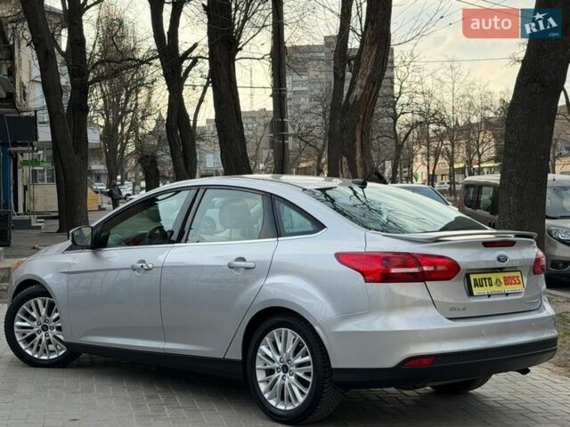 Сірий Форд Фокус, об'ємом двигуна 2 л та пробігом 207 тис. км за 9599 $, фото 5 на Automoto.ua