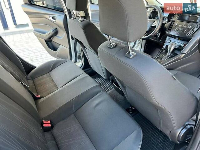 Серый Форд Фокус, объемом двигателя 0 л и пробегом 220 тыс. км за 8000 $, фото 7 на Automoto.ua