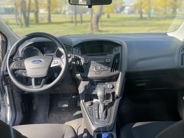 Сірий Форд Фокус, об'ємом двигуна 1 л та пробігом 75 тис. км за 8350 $, фото 6 на Automoto.ua