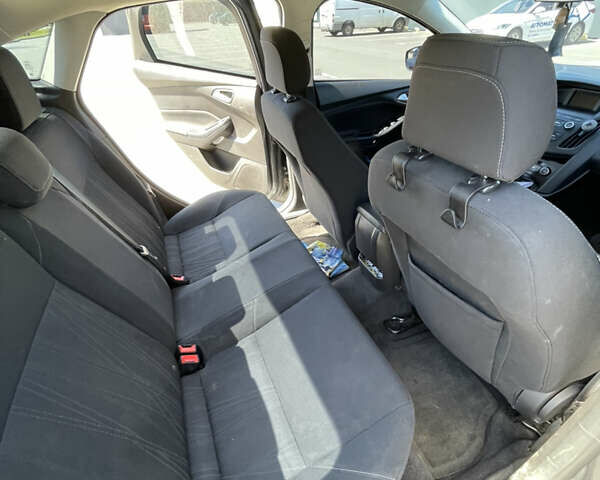 Серый Форд Фокус, объемом двигателя 1 л и пробегом 60 тыс. км за 9200 $, фото 13 на Automoto.ua