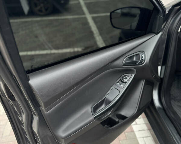 Серый Форд Фокус, объемом двигателя 2 л и пробегом 112 тыс. км за 8500 $, фото 17 на Automoto.ua