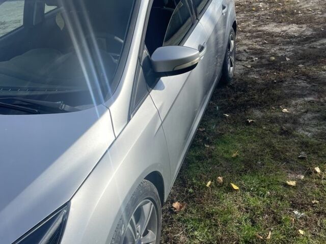 Сірий Форд Фокус, об'ємом двигуна 1 л та пробігом 75 тис. км за 8350 $, фото 4 на Automoto.ua