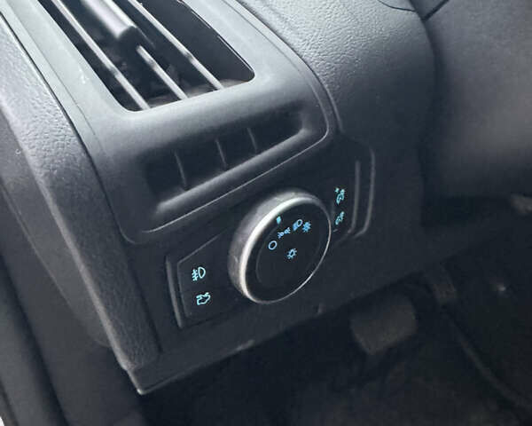 Серый Форд Фокус, объемом двигателя 2 л и пробегом 154 тыс. км за 7800 $, фото 39 на Automoto.ua