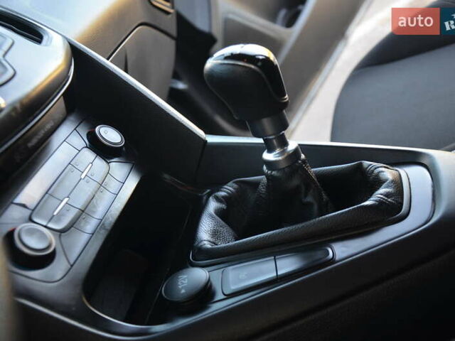 Сірий Форд Фокус, об'ємом двигуна 1 л та пробігом 125 тис. км за 6250 $, фото 39 на Automoto.ua