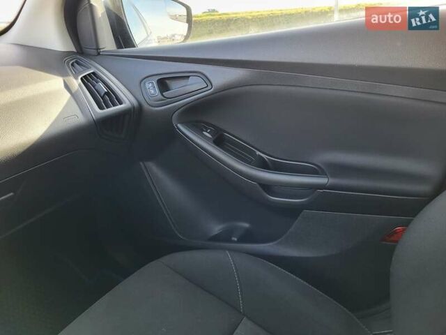 Сірий Форд Фокус, об'ємом двигуна 2 л та пробігом 149 тис. км за 8599 $, фото 48 на Automoto.ua