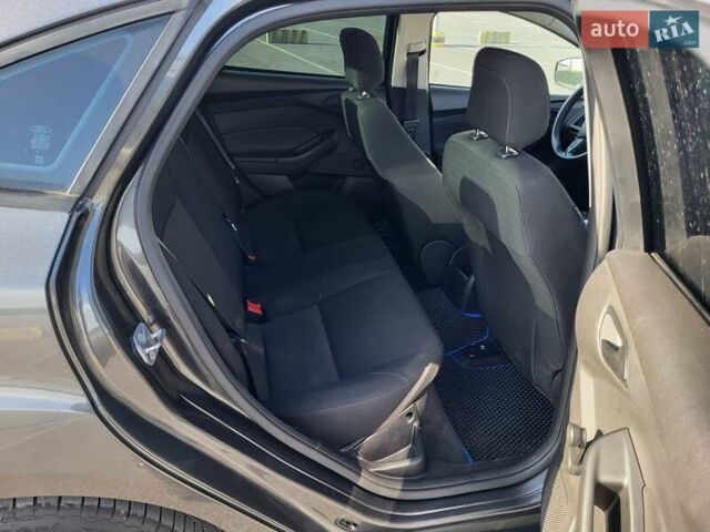 Сірий Форд Фокус, об'ємом двигуна 2 л та пробігом 149 тис. км за 8599 $, фото 52 на Automoto.ua