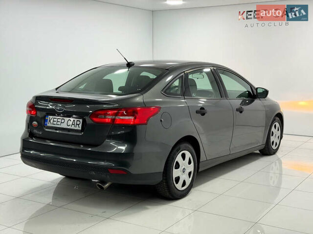 Серый Форд Фокус, объемом двигателя 2 л и пробегом 105 тыс. км за 8700 $, фото 4 на Automoto.ua