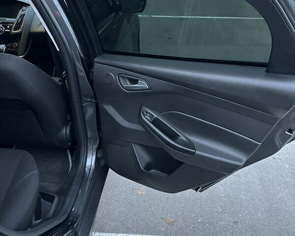 Серый Форд Фокус, объемом двигателя 2 л и пробегом 78 тыс. км за 9800 $, фото 13 на Automoto.ua