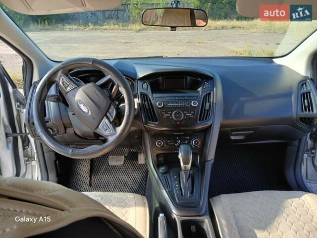Серый Форд Фокус, объемом двигателя 2 л и пробегом 121 тыс. км за 9800 $, фото 8 на Automoto.ua