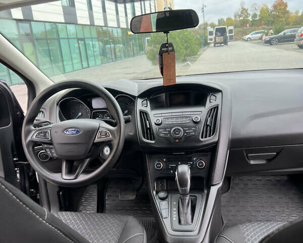 Сірий Форд Фокус, об'ємом двигуна 1 л та пробігом 61 тис. км за 9700 $, фото 5 на Automoto.ua