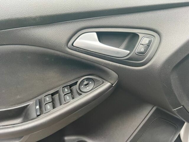 Серый Форд Фокус, объемом двигателя 2 л и пробегом 112 тыс. км за 7450 $, фото 7 на Automoto.ua