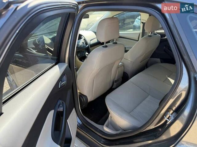 Серый Форд Фокус, объемом двигателя 0.99 л и пробегом 70 тыс. км за 7799 $, фото 16 на Automoto.ua
