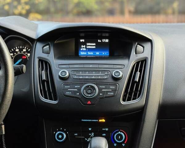 Серый Форд Фокус, объемом двигателя 2 л и пробегом 131 тыс. км за 7700 $, фото 18 на Automoto.ua