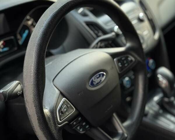 Серый Форд Фокус, объемом двигателя 2 л и пробегом 131 тыс. км за 7700 $, фото 16 на Automoto.ua