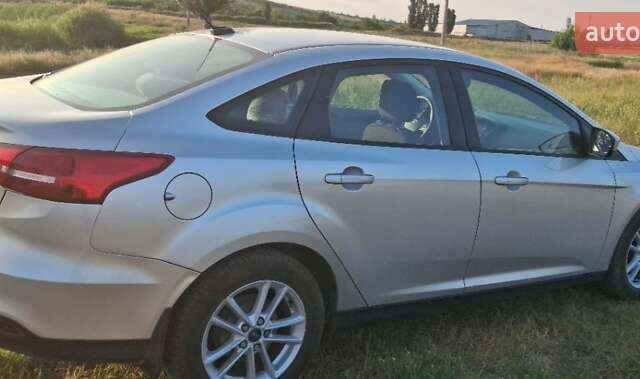 Серый Форд Фокус, объемом двигателя 2 л и пробегом 128 тыс. км за 11000 $, фото 4 на Automoto.ua