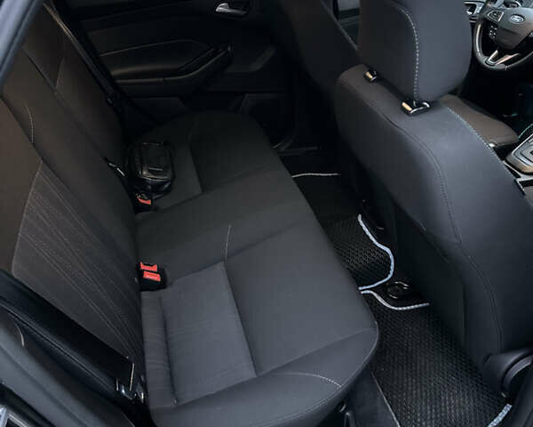 Серый Форд Фокус, объемом двигателя 2 л и пробегом 78 тыс. км за 9800 $, фото 14 на Automoto.ua