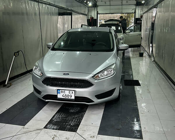 Сірий Форд Фокус, об'ємом двигуна 2 л та пробігом 75 тис. км за 9800 $, фото 5 на Automoto.ua
