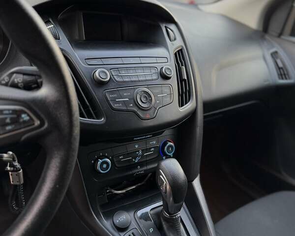 Серый Форд Фокус, объемом двигателя 2 л и пробегом 131 тыс. км за 7700 $, фото 15 на Automoto.ua