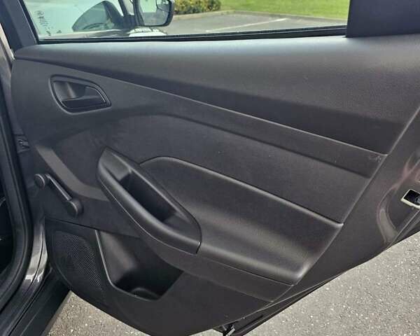 Серый Форд Фокус, объемом двигателя 2 л и пробегом 161 тыс. км за 8300 $, фото 8 на Automoto.ua