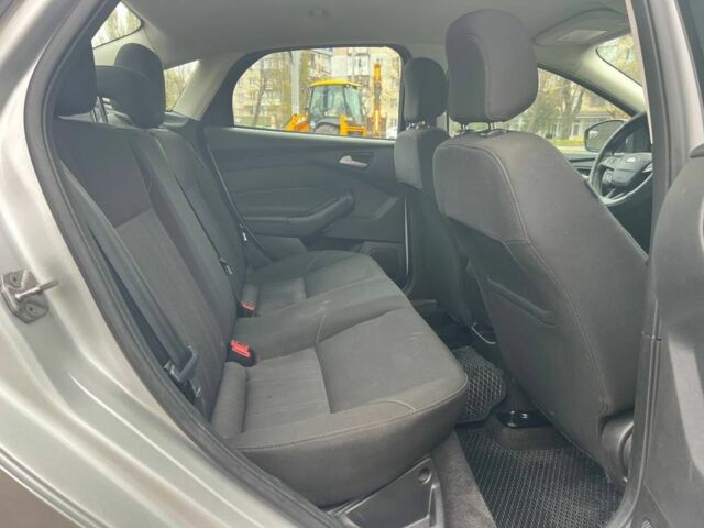 Серый Форд Фокус, объемом двигателя 2 л и пробегом 112 тыс. км за 7450 $, фото 6 на Automoto.ua