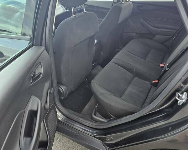 Серый Форд Фокус, объемом двигателя 2 л и пробегом 161 тыс. км за 8300 $, фото 5 на Automoto.ua