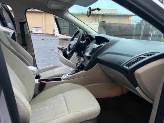 Серый Форд Фокус, объемом двигателя 2 л и пробегом 32 тыс. км за 6400 $, фото 7 на Automoto.ua