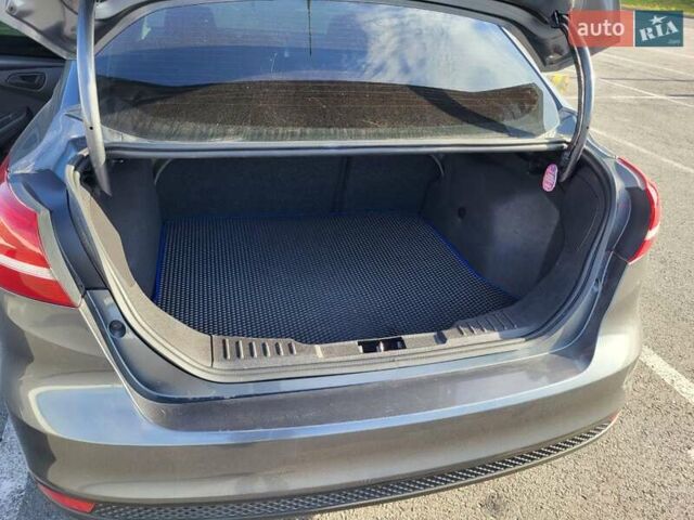Сірий Форд Фокус, об'ємом двигуна 2 л та пробігом 150 тис. км за 8200 $, фото 52 на Automoto.ua