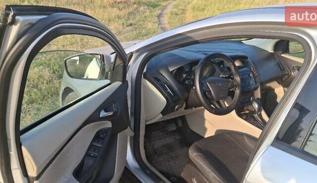 Серый Форд Фокус, объемом двигателя 2 л и пробегом 128 тыс. км за 11000 $, фото 6 на Automoto.ua