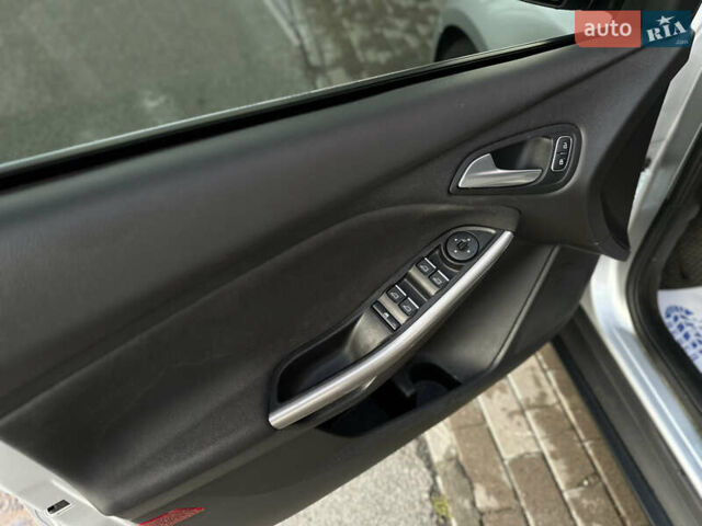 Сірий Форд Фокус, об'ємом двигуна 2 л та пробігом 73 тис. км за 10999 $, фото 9 на Automoto.ua