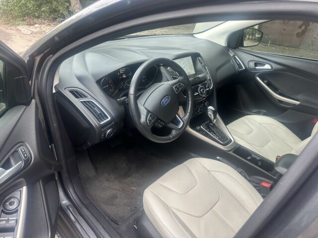 Серый Форд Фокус, объемом двигателя 2 л и пробегом 185 тыс. км за 9200 $, фото 6 на Automoto.ua