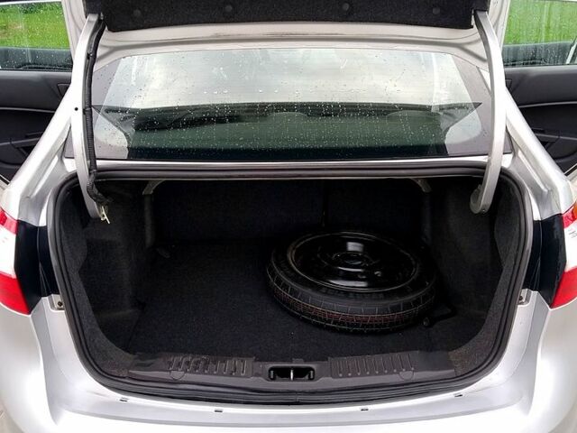 Серый Форд Фокус, объемом двигателя 1.6 л и пробегом 142 тыс. км за 7600 $, фото 6 на Automoto.ua