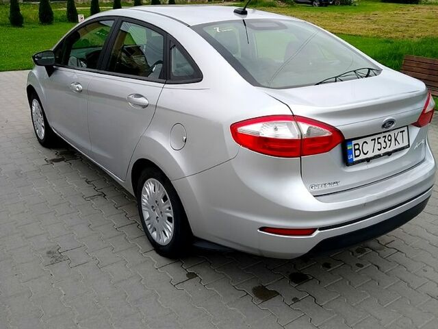 Серый Форд Фокус, объемом двигателя 1.6 л и пробегом 142 тыс. км за 7600 $, фото 2 на Automoto.ua