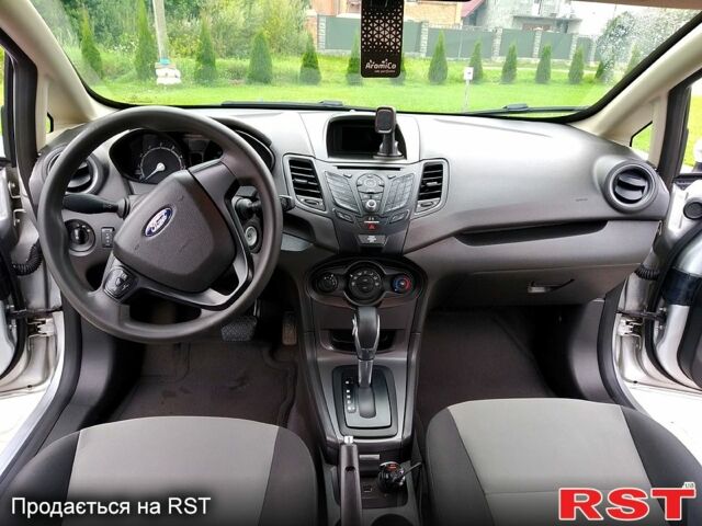 Серый Форд Фокус, объемом двигателя 1.6 л и пробегом 142 тыс. км за 7600 $, фото 4 на Automoto.ua