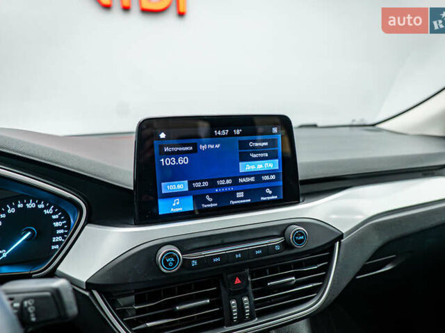 Сірий Форд Фокус, об'ємом двигуна 1.5 л та пробігом 60 тис. км за 16434 $, фото 14 на Automoto.ua