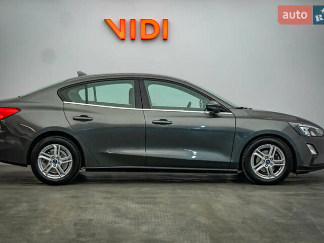 Сірий Форд Фокус, об'ємом двигуна 1.5 л та пробігом 60 тис. км за 16434 $, фото 3 на Automoto.ua