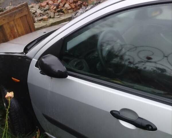 Серый Форд Фокус, объемом двигателя 2 л и пробегом 200 тыс. км за 1500 $, фото 2 на Automoto.ua