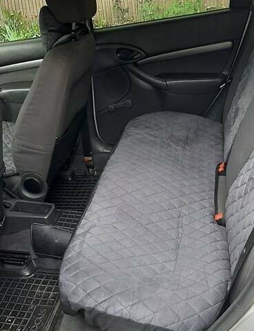 Серый Форд Фокус, объемом двигателя 1.8 л и пробегом 320 тыс. км за 3500 $, фото 9 на Automoto.ua