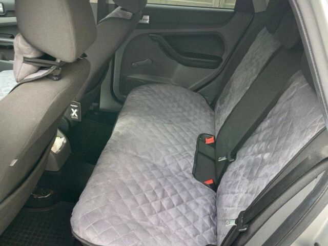 Серый Форд Фокус, объемом двигателя 1.6 л и пробегом 305 тыс. км за 5300 $, фото 6 на Automoto.ua