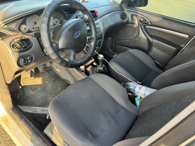 Серый Форд Фокус, объемом двигателя 1.8 л и пробегом 350 тыс. км за 1500 $, фото 4 на Automoto.ua