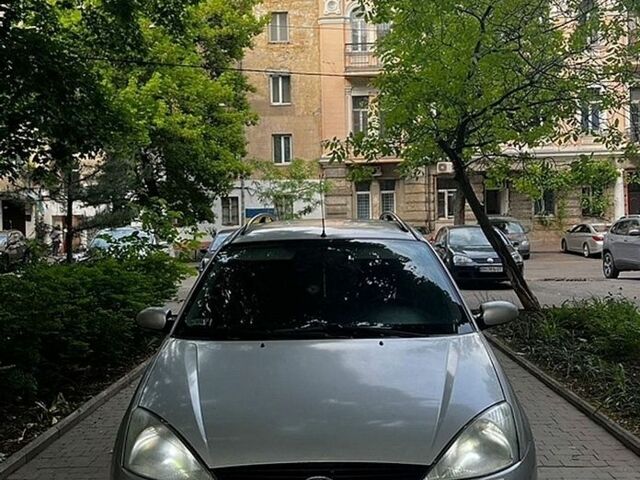 Серый Форд Фокус, объемом двигателя 1.75 л и пробегом 450 тыс. км за 3600 $, фото 1 на Automoto.ua