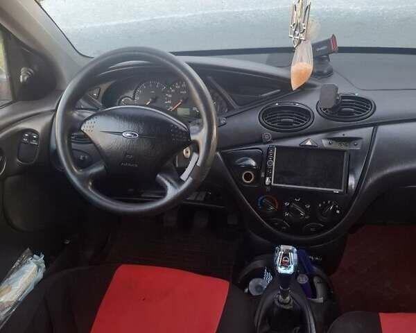 Сірий Форд Фокус, об'ємом двигуна 1.8 л та пробігом 225 тис. км за 2601 $, фото 2 на Automoto.ua