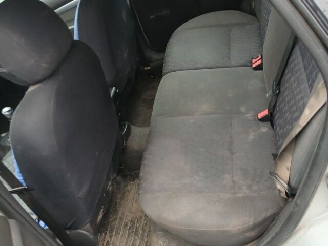 Серый Форд Фокус, объемом двигателя 2 л и пробегом 240 тыс. км за 1200 $, фото 6 на Automoto.ua