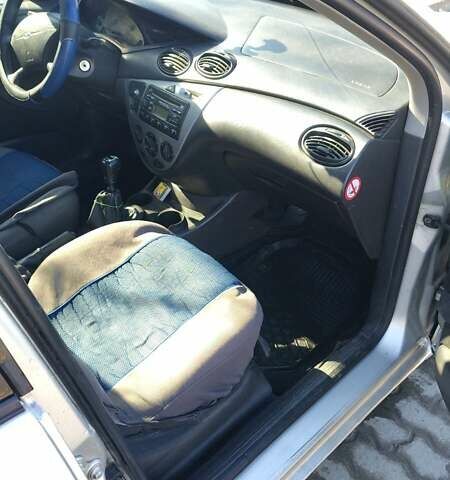 Серый Форд Фокус, объемом двигателя 1.75 л и пробегом 330 тыс. км за 2400 $, фото 5 на Automoto.ua