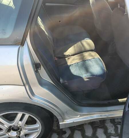 Серый Форд Фокус, объемом двигателя 1.75 л и пробегом 330 тыс. км за 2400 $, фото 7 на Automoto.ua