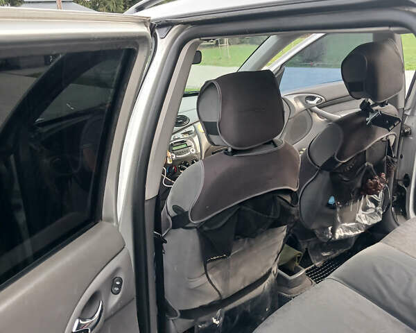 Серый Форд Фокус, объемом двигателя 1.8 л и пробегом 190 тыс. км за 3500 $, фото 6 на Automoto.ua