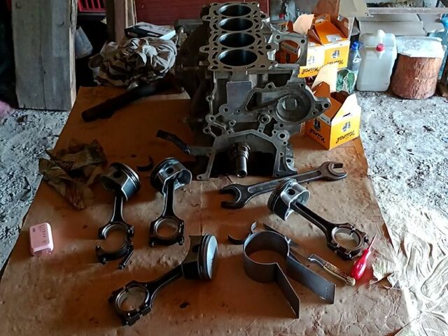 Серый Форд Фокус, объемом двигателя 1.6 л и пробегом 341 тыс. км за 4500 $, фото 4 на Automoto.ua